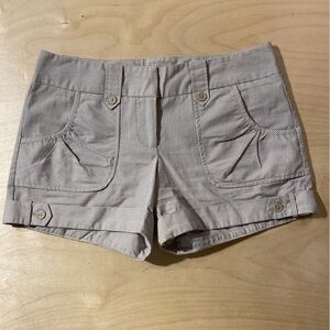Studio Y Women's Striped Beige Cargo Shorts 7/8 (NJ)